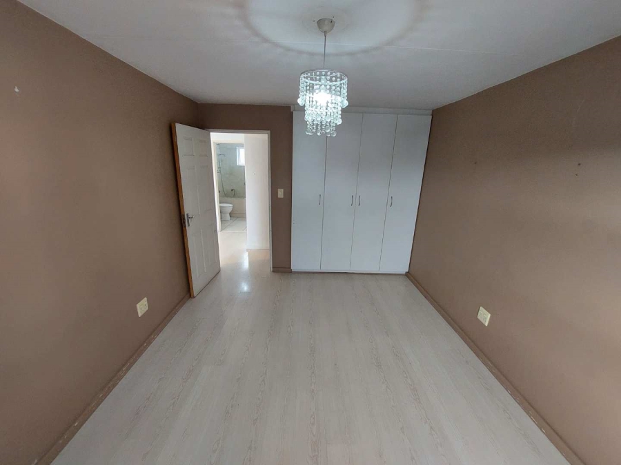 To Let 2 Bedroom Property for Rent in Lansdowne Western Cape